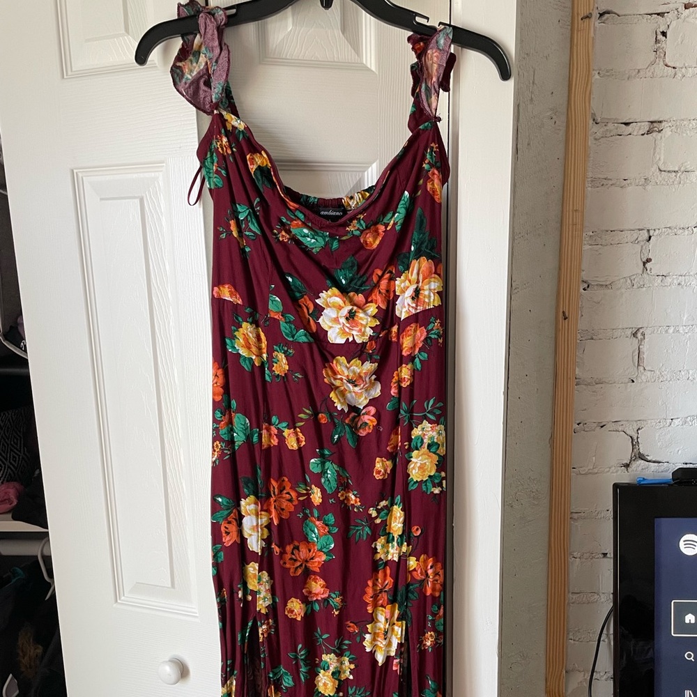 Women’s dresses. From size L to S. Good condition.